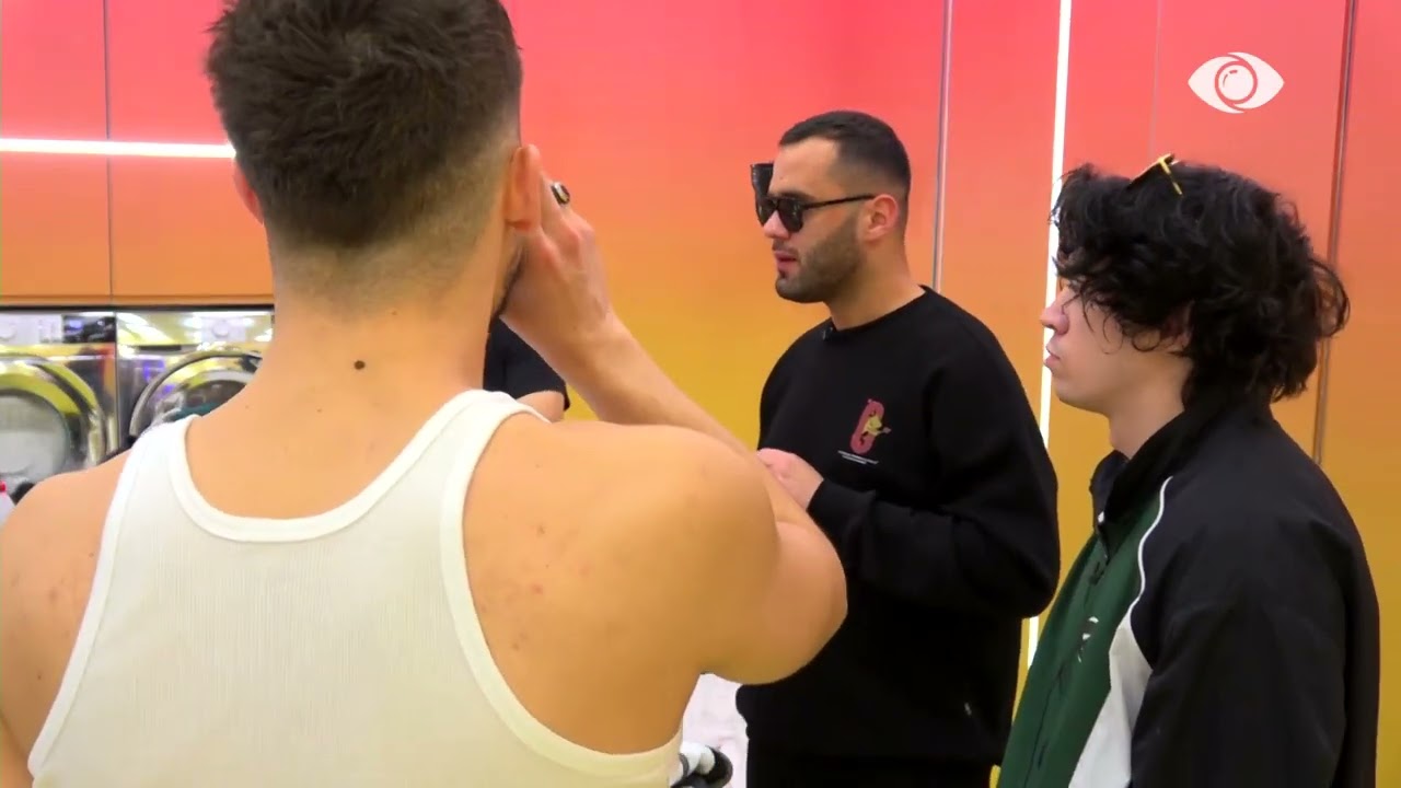 Shpejt cigaret po të them/ Rogerti debaton me Kristin