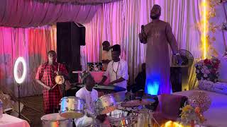 Download lagu Tofah dj babba yayi yasa matar soja rawa agidan biki mp3 Download lagu Tofah dj babba yayi yasa matar soja rawa agidan biki mp3