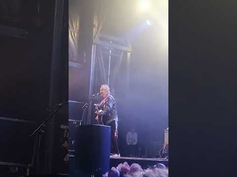 Virve Rosti, Freeman ja menneisyyden vangit - Yksi lensi yli käenpesän. Naantali sunfest 26.8.2023.