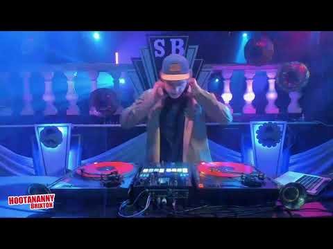 Hoots TV: Mr Fitz (Swing & Bass)