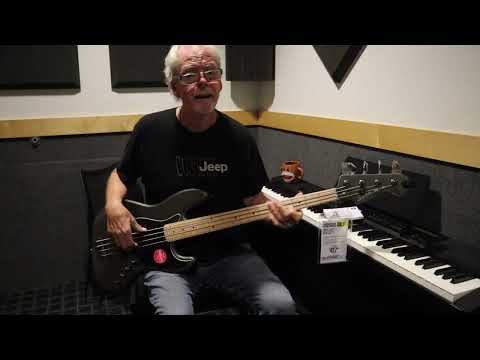 Squire contemporary Jazz bass