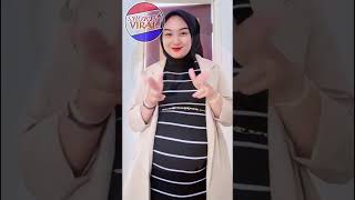 Download lagu Senangnya Bisa Hamil Besar Wanita Hijab Ini #pregnant #bumil #gemoy #hamil #daster mp3