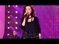 Tina Arena chant "Aimer jusqu'à l'impossible" en live au Zénith de Paris