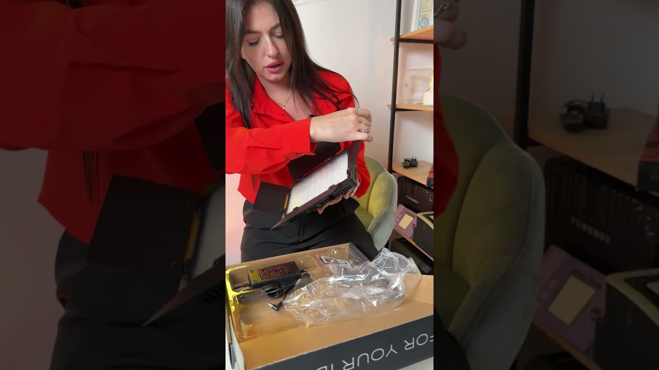 Профессиональный видеосвет LUX100 VL-1 RGB 20х11 см с направлением освещения + штатив 2.1м 