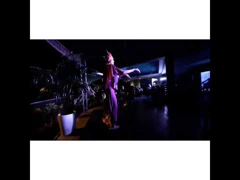 Maui Luau (singing, dancing and fire dancing finale)