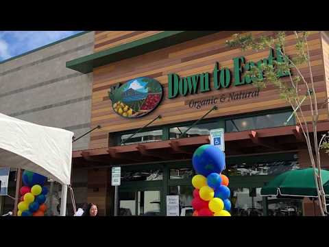 A loja Down to Earth's Pearlridge é inaugurada