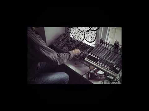 Andrew McLoud – No bunnies – Modular Synth Jam