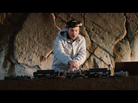 Space 92 - Gravity Techno DJ Set 4K