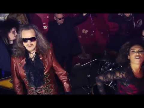 Dr & The Medics, You Spin Me Round (Like a Record)