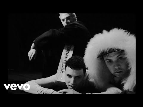 Usted Señalemelo - Deseo (Official Video)