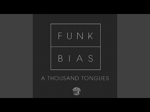 Zooming Around (feat. Zoe Violet)