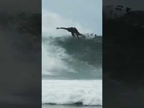 Made Lana found his space into the classic low tide race track, surf video