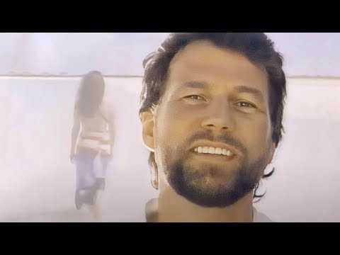 PIERRE BERTRAND 🎥 Celle Que J'aime (Le Clip) 1988