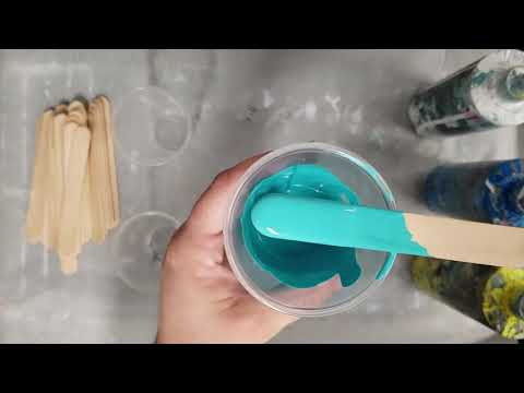 image-What color is teal green?