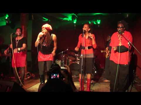 Marcia Davis & Outro Band - Country Living Live at Sullivan Hall NYC Filmed by Cool Breeze