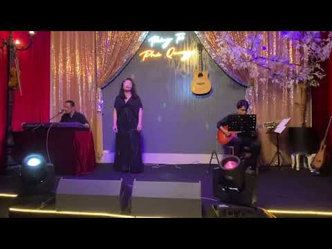 UỐNG NƯỚC BÊN BỜ SUỐI-St Lê Uyên Phương -Tb Hồng Thuý & Huy Vũ