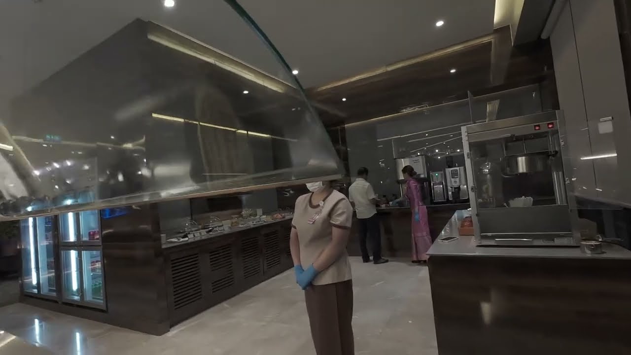 Thai Airways Royal Silk Lounge (Gate C1) thumbnail