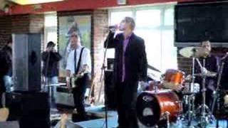 Dr Feelgood play Milk & Alcohol at the Kentagon