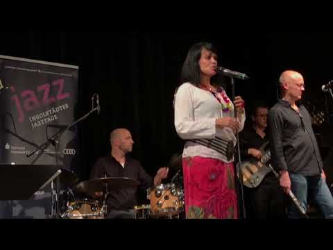 Viviane de Farias feat. Morello & Barth