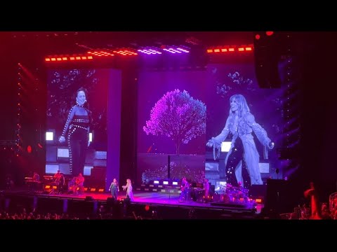 Kanny Garcia ft Carla Morrison en vivo cantando “Que Vuelva” Choliseo de Puerto Rico 🇵🇷 2.25.24