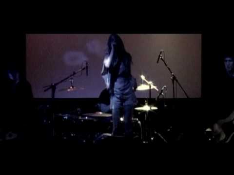 QUEENADREENA - Pull Me Under