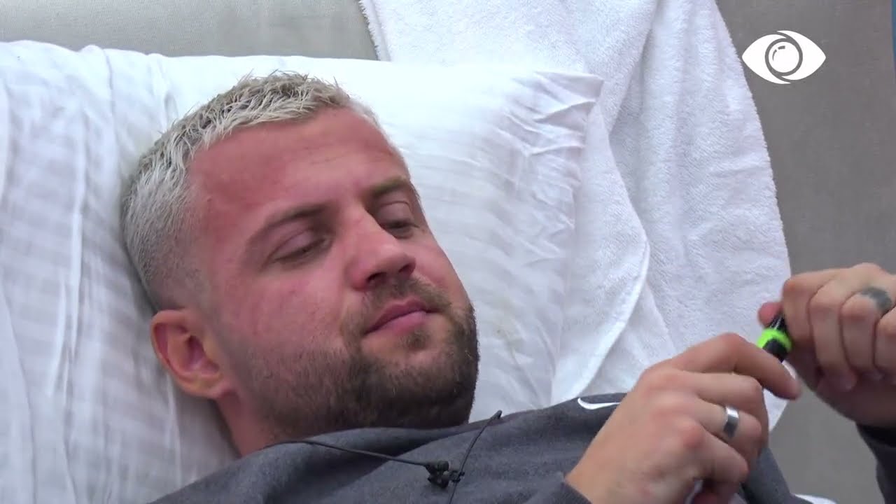 Më vjen keq që doli në nominim Kiara/ Luizi bisedon me Efin