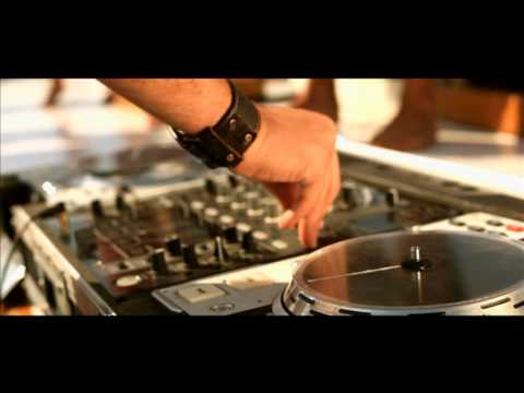 Kourosh Tazmini Ft Anda Adam - Can U FeeI Love