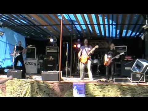 Livin - Livin Nové Zámky 2011 (AC/DC - Thunderstruck cover)