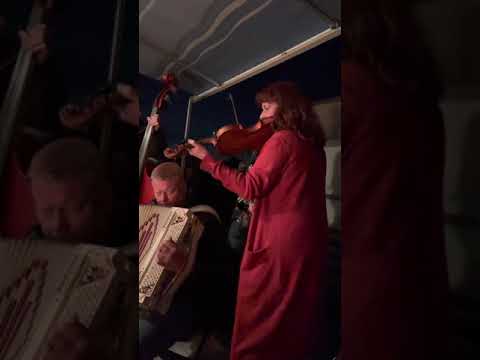 Härligt buskspel med Karin och flera