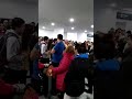 VIDEO Pasajeros furiosos por cancelación de "vuelos baratos" de Flybondi