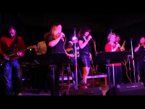 Videoclip Demo Hit The Ceiling      Happiness