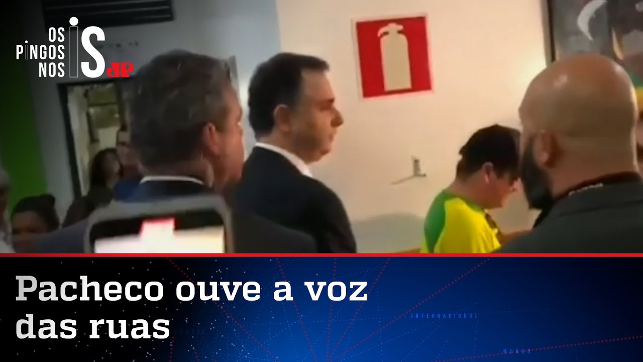 Rodrigo Pacheco é hostilizado antes da votar na eleição