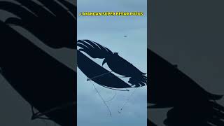 Download lagu LAYANGAN SUPER BESAR PUTUS #shortvideo #ngakak #benanglayangan #shortsviral #layangan #layangan mp3