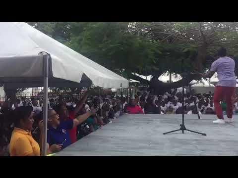 MANDELLA LINKZ DOING IT FOR THE KID'S IN TRINIDAD