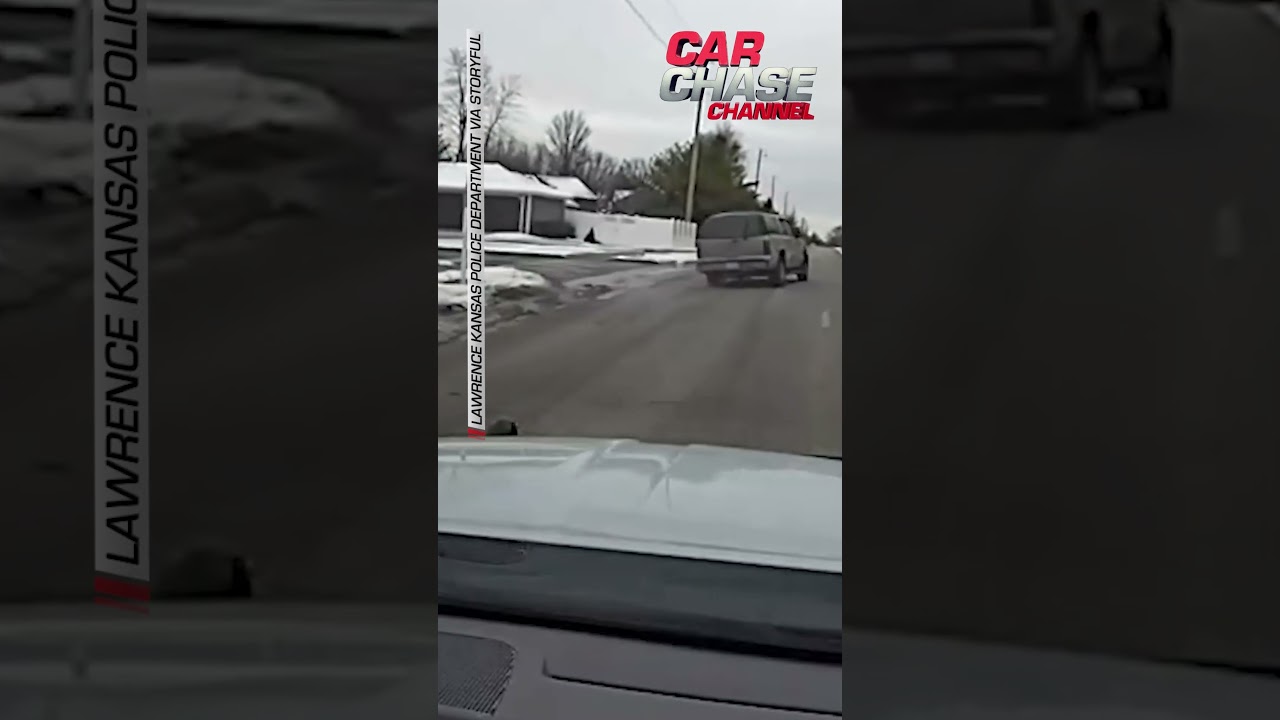 Driver in stolen vehicle crashes into pole during police pursuit | Car Chase Channel