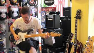 Video thumbnail for Cort Garage 1 Sound Check (Udvarhelyi Gábor) by MusicMinutes Hangszerbolt