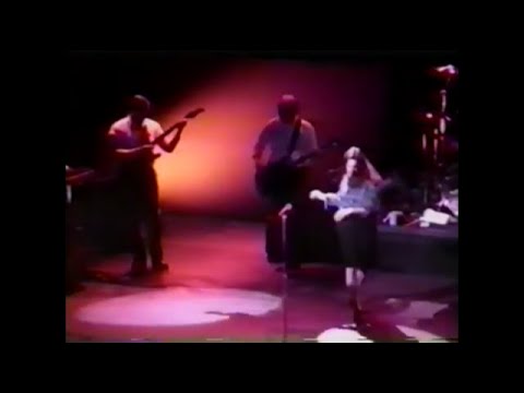 10,000 Maniacs (Natalie Merchant) Live Concert in New Haven, CT - Dec. 5, 1989 (Full Performance)