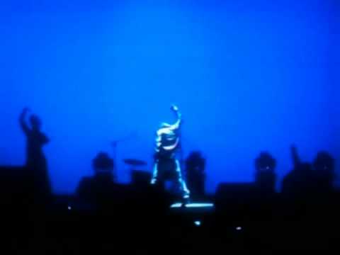 ORYANE WILSON intro with dancer