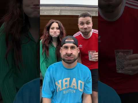 Wie kan het langst zijn lach inhouden? 😂