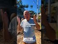 VEREADOR WALTER CAMARGO CONSEGUE NO GOVERNO WILLIAM AQUILO QUE ELE NÃO CONSEGUIU NO GOVERNO AYRES PAVIMENTAR AS RUAS DO SEU BAIRRO
