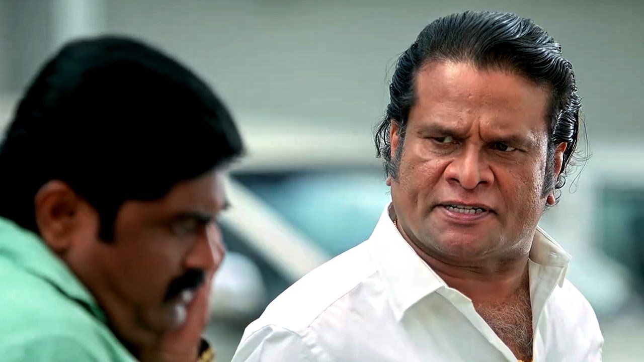 ये आदमी सबके सामने हरीश पेराडी की बेज्जती कर रहा है l Mada