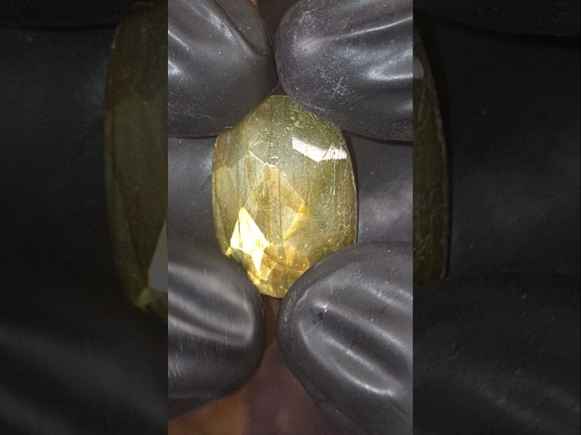 حجر الطاؤوس الطبيعي قص أوجه وتوهج رائع