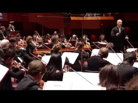 Schostakowitsch: 1. Sinfonie ∙ hr-Sinfonieorchester ∙ Paavo Järvi