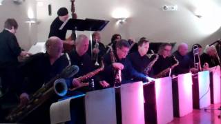 gingerbread boy by the ii-v-i orchestra