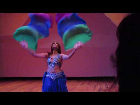 Soraya-bllydance-improvisación con abanicos