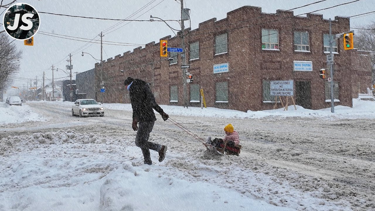 Massive Snowfall Hits Toronto | East Side Winter Storm Walk (Feb 2025)