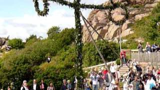 preview picture of video 'Midsummer Maypole in Sweden'