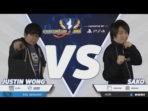 SF5 - Capcom Cup 2016  Justin Wong vs Sako - TOP 32
