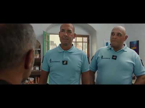 Film "Permis de construire"  Didier Bourdon 2022, scène gendarmes dans le bar "je fume si je veux!"
