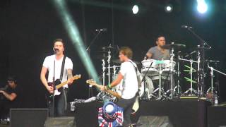 [Hyde Park, 2012] McFly - Don&#39;t Stop Me Now